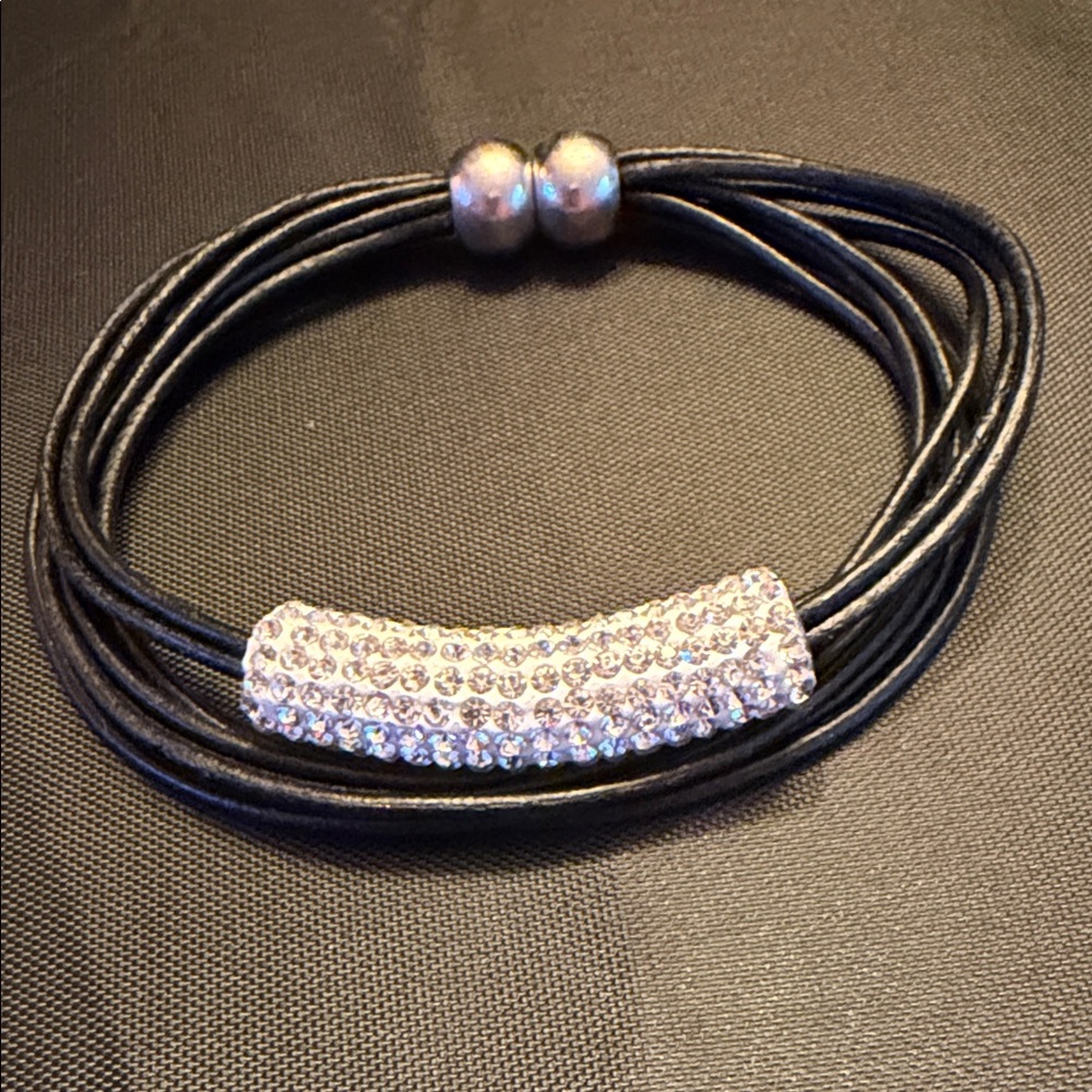 Elegant Black and Silver Bracelet